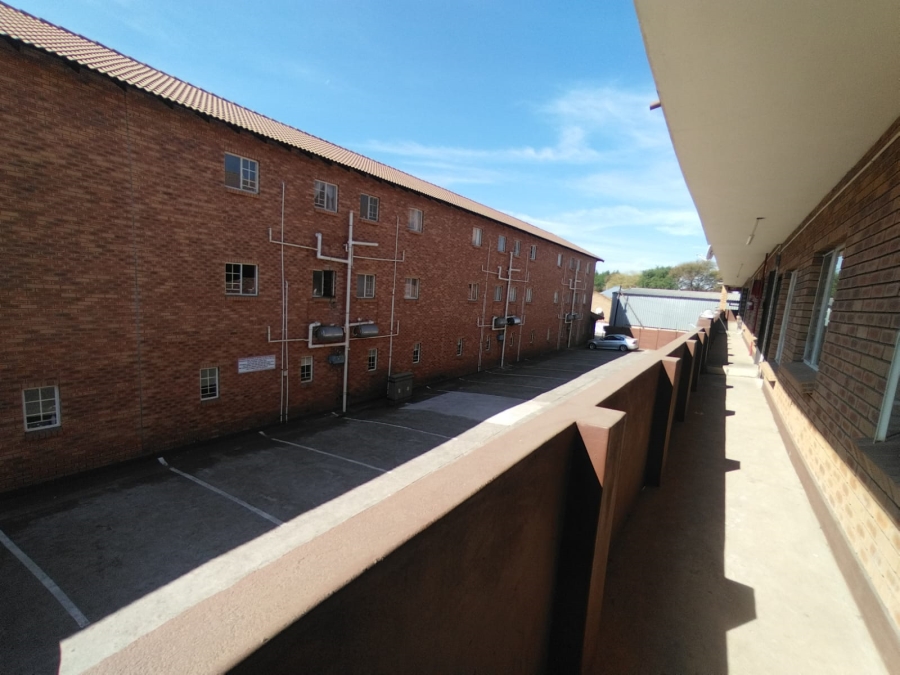 1 Bedroom Property for Sale in Rustenburg Central North West